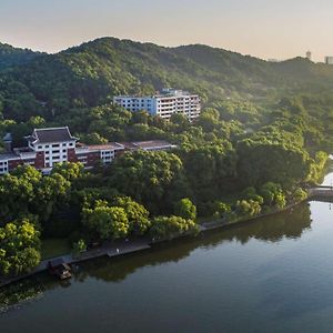 Shangri-La Hangzhou - The Back Garden Of West Lake